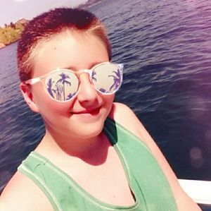 Meet your Posher, Levi